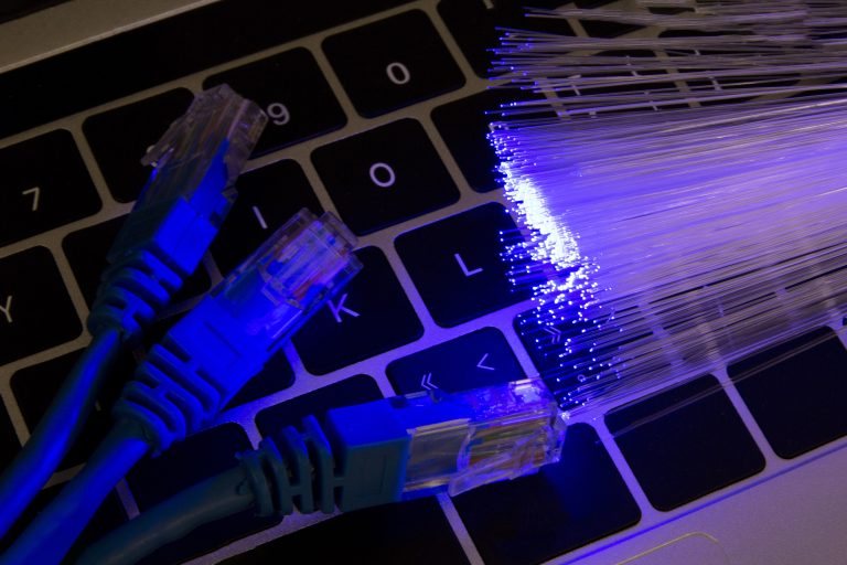 Światłowód Ethernet kable